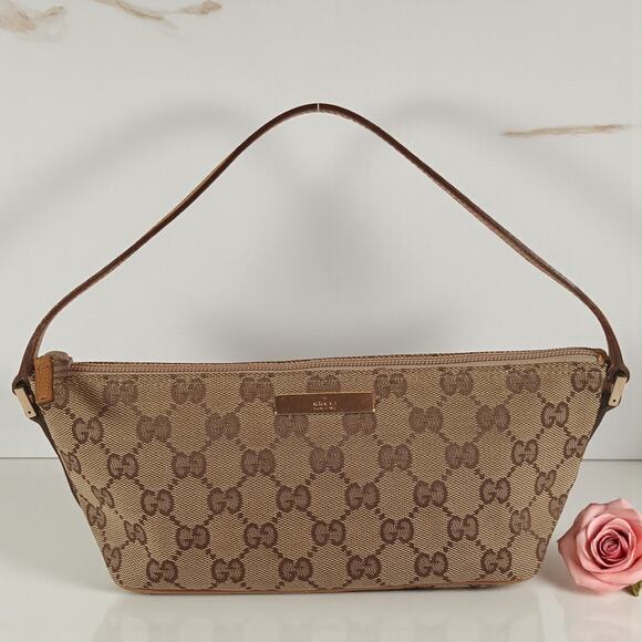GUCCI Vintage Beige Monogram Pochette Boat Bag - Picture 15 of 15